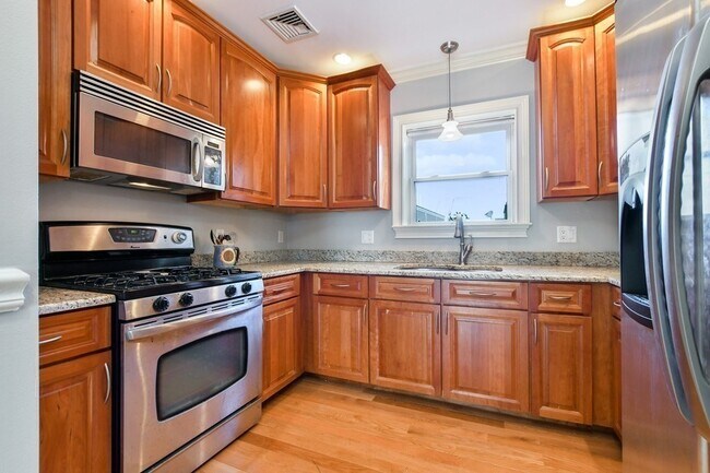 Foto del edificio - 580 E 2nd St
