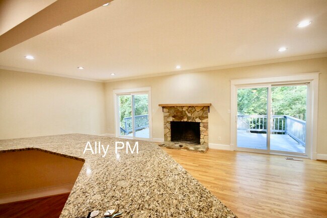 Building Photo - 1 Kanawha Ct