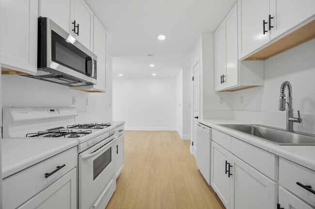 Building Photo - 1040 Gardena