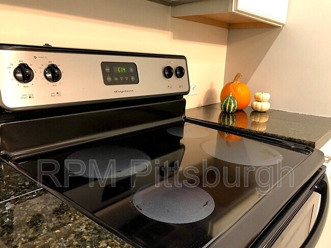 Building Photo - 130 S 22nd St