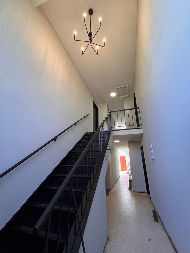 Building Photo - Twin Oaks Apartments