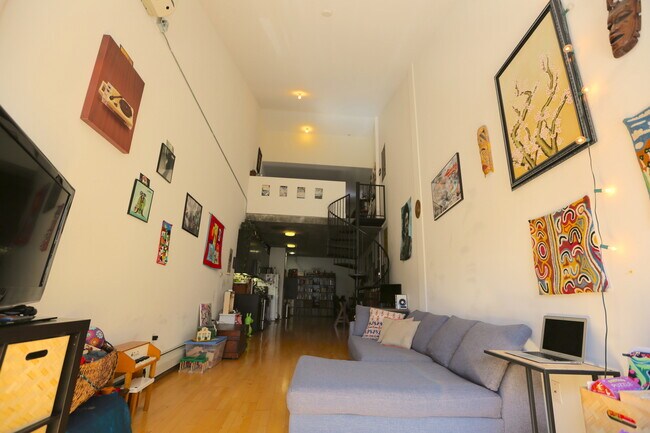 Living room - 311 Oak St