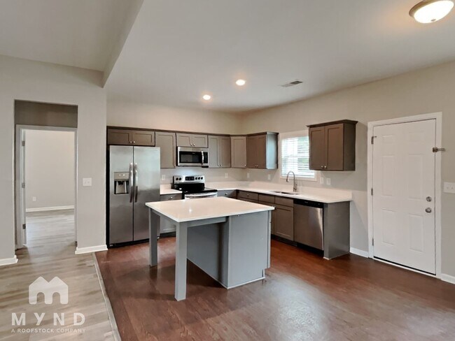 Foto del edificio - 173 Waters Edge Pkwy