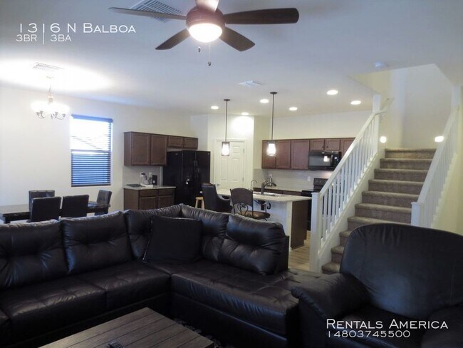 Building Photo - 1316 N Balboa