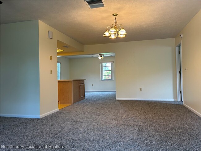 Building Photo - 310 Kite Ave