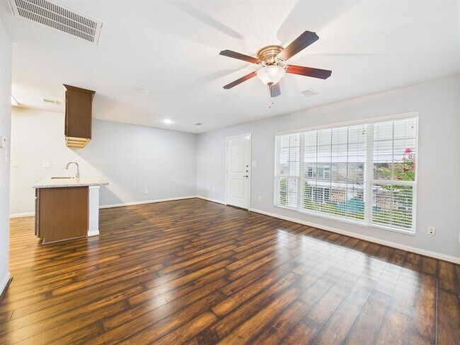 Foto del edificio - 5333 Richmond Ave.
