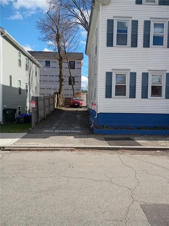 Building Photo - 278 Sayles St