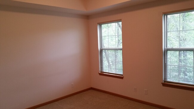 Building Photo - 2 bedroom, 2 bath condo in North Liberty