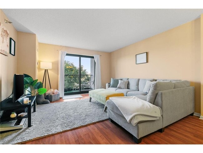 Foto del edificio - 401 S 1st St