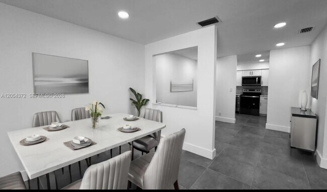 Foto del edificio - 1470 NW 22nd Ct