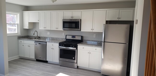 Building Photo - 240 Ridge Ave