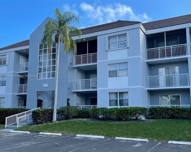 Foto del edificio - 8500 SW 212th St