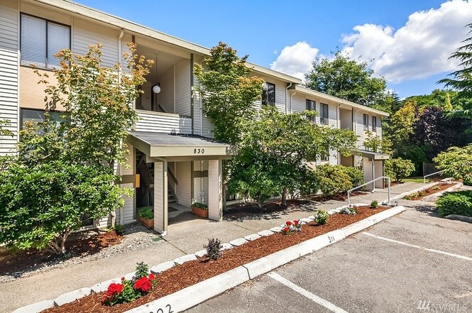Foto principal - 830 Kirkland Way