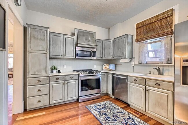 Building Photo - 4188 Winona Ct