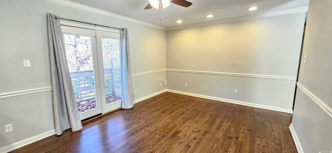 Foto del edificio - 2512 Millbrook Rd