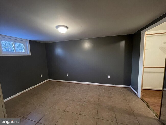 Building Photo - 7810 Amherst Dr