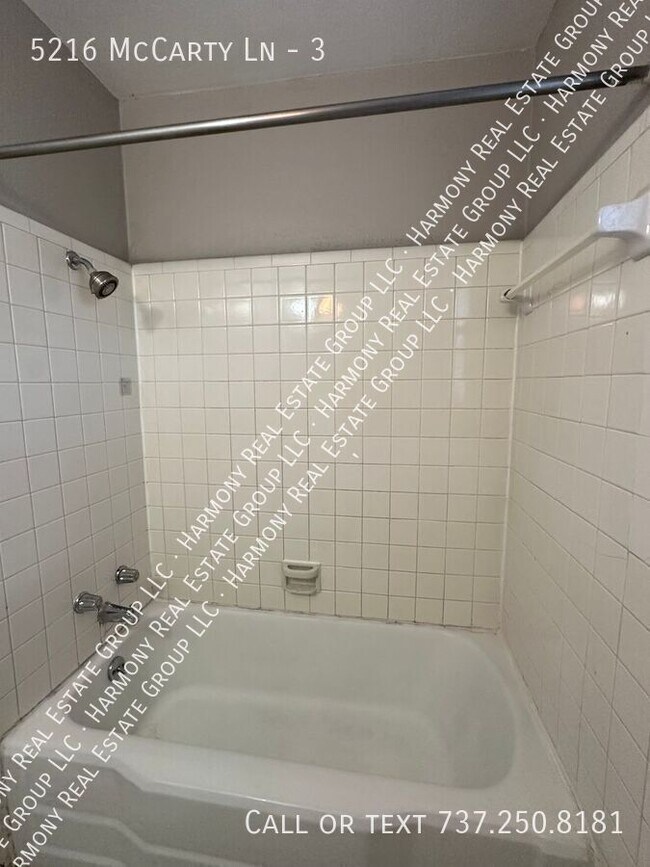 Foto del edificio - 5216 McCarty Ln