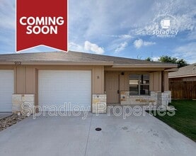 Building Photo - 1012B Menard Ct