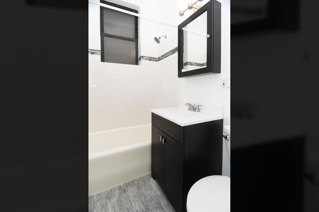 Foto del edificio - 3346 N Marshfield Ave