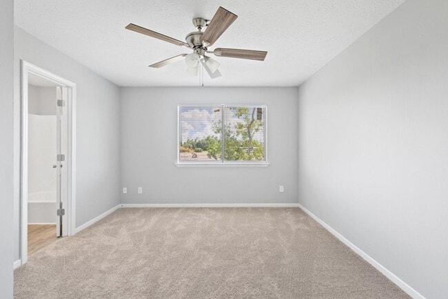 Building Photo - MAY MOVE IN SPECIAL - REDUCED