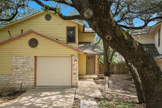 Building Photo - 3500 Larchmont Cove
