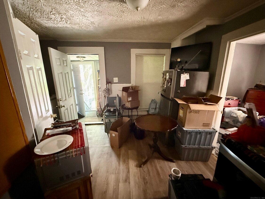 Primary Photo - 215 Park St