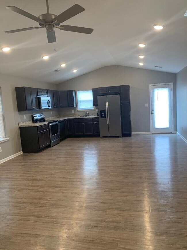 Building Photo - 2301 Tanksley Way