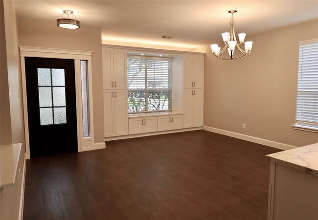 Building Photo - 543 Small Cedar Dr