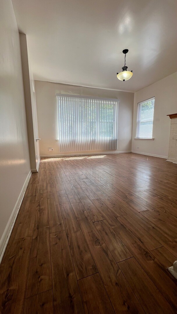 Foto del edificio - 1656 N Linder Ave