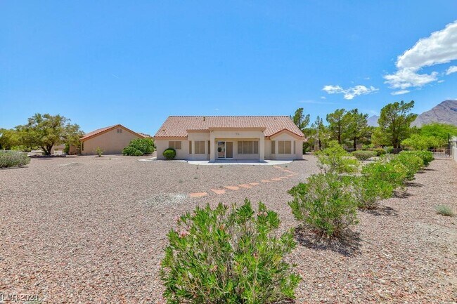 Foto del edificio - 3108 Lotus Hill Dr