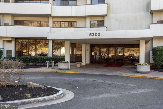 Building Photo - 5300 Columbia Pike