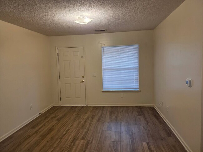 Foto del edificio - 101 Charles Ave