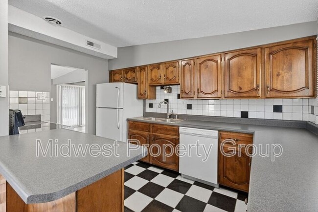 Building Photo - 175 Taney Dr