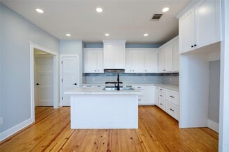 Building Photo - 1102 Bingham St