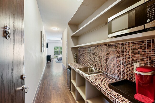 Foto del edificio - 2411 Fondren Rd