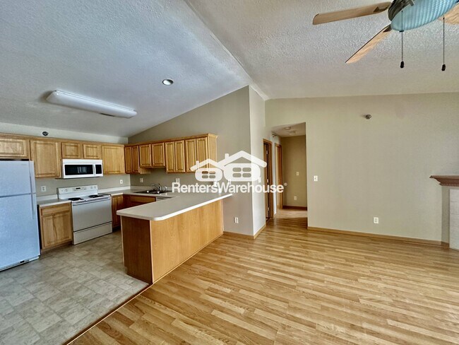 Foto del edificio - 5924 Sutton Pl