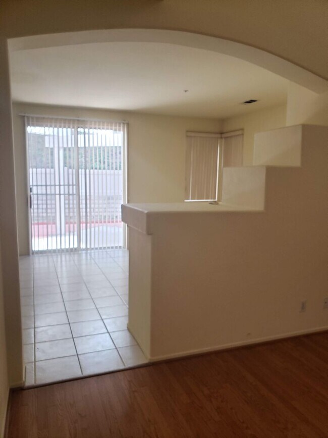 Foto del edificio - ***COMING SOON***SPACIOUS 4 BEDROOM | 3 BA...