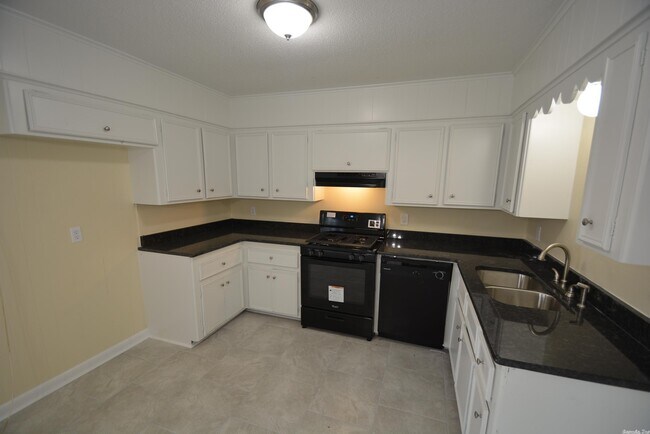 Foto del edificio - 7401 Valley Dr
