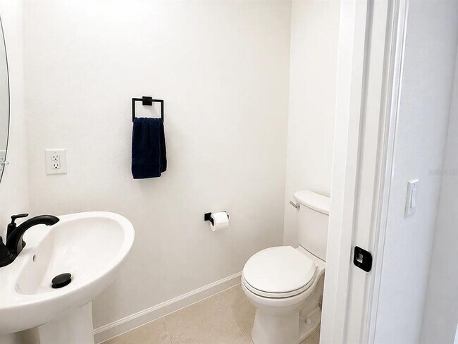 Foto del edificio - 6312 Silverstar Dr