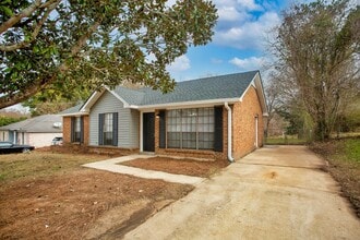 Building Photo - 752 N Burbank Dr