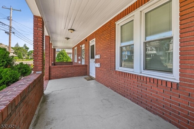 Foto del edificio - 215 Speedwell Ave