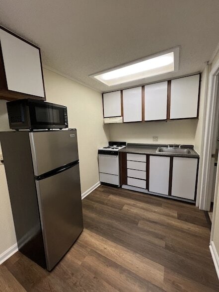 Building Photo - 2421 Madison St