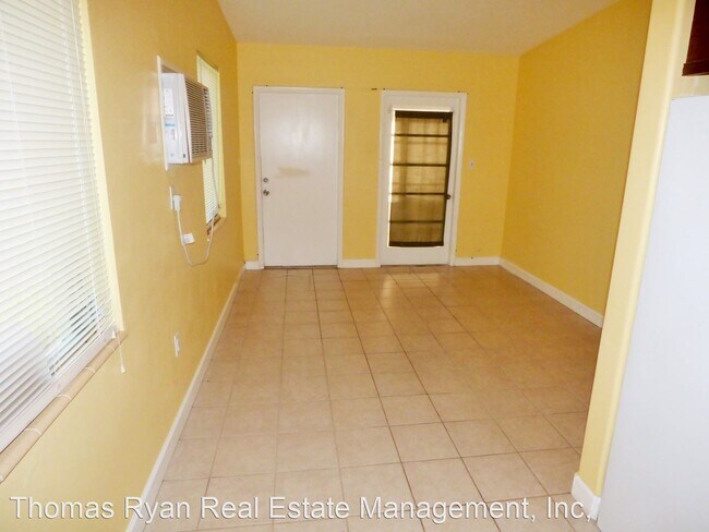 1 br, 1 bath House - 21059 Gephart Ave - 4