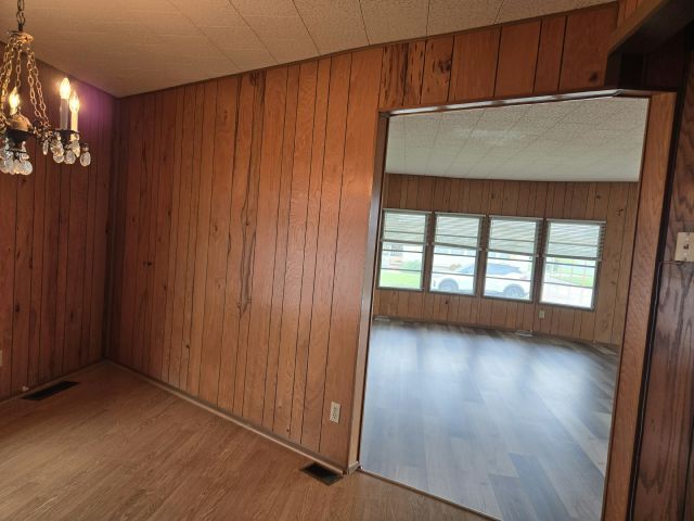 Building Photo - 215 48th Ave Terrace W