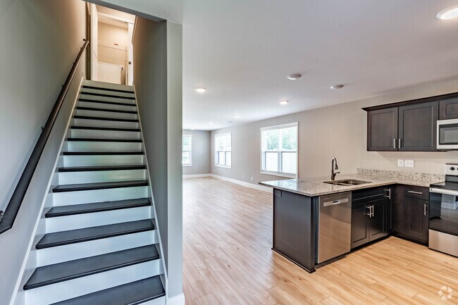 Foto del edificio - East Adams Townhomes