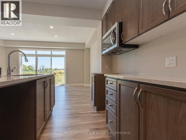 Photo du bâtiment - 314 Holden St