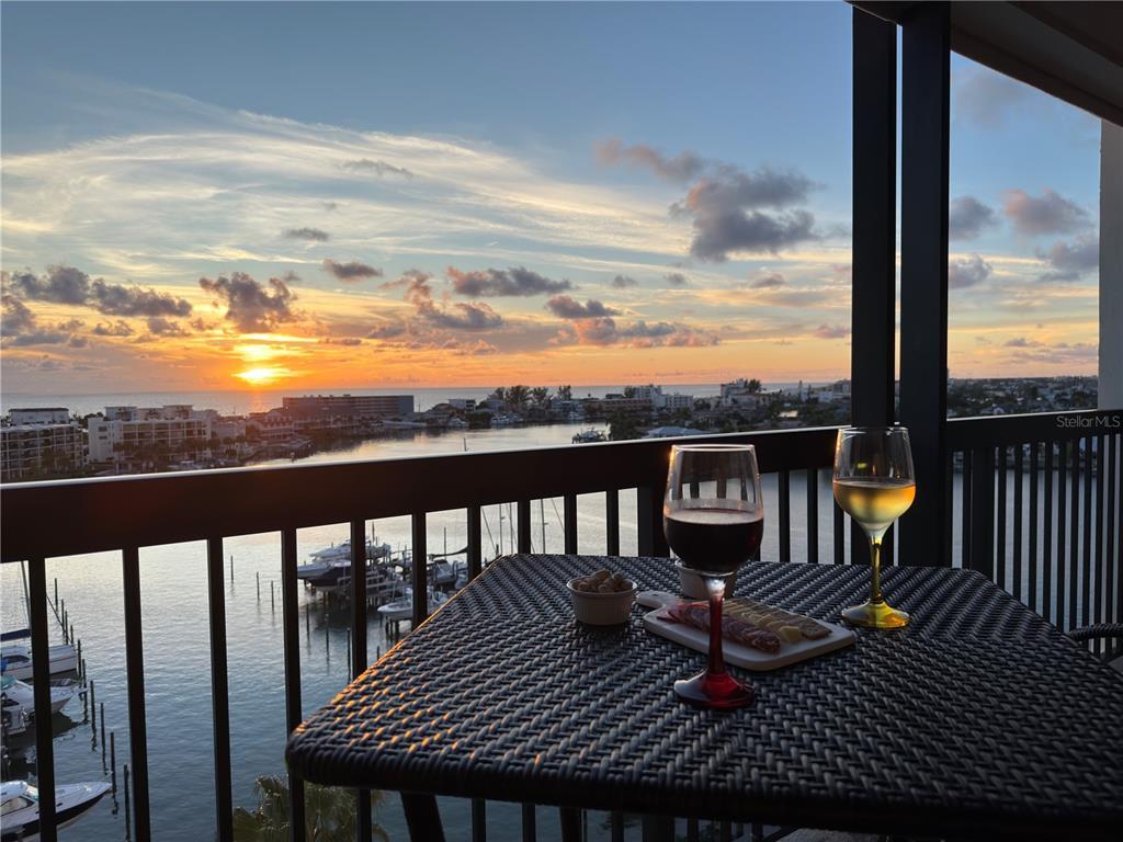 Foto principal - 9525 Blind Pass Rd