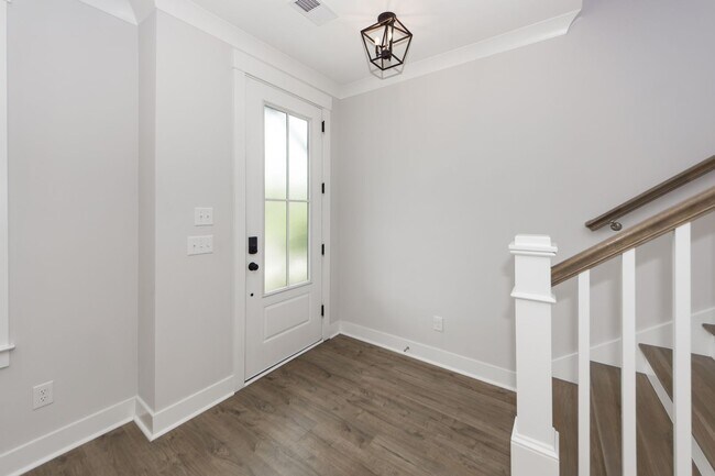 Foto del edificio - 3 Bedroom 2.5 Bath Single Family Home in N...