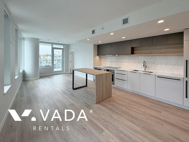 Photo du bâtiment - Myriad 3 BR APT Rental 905-567 Emerson St Coquitlam: VADA