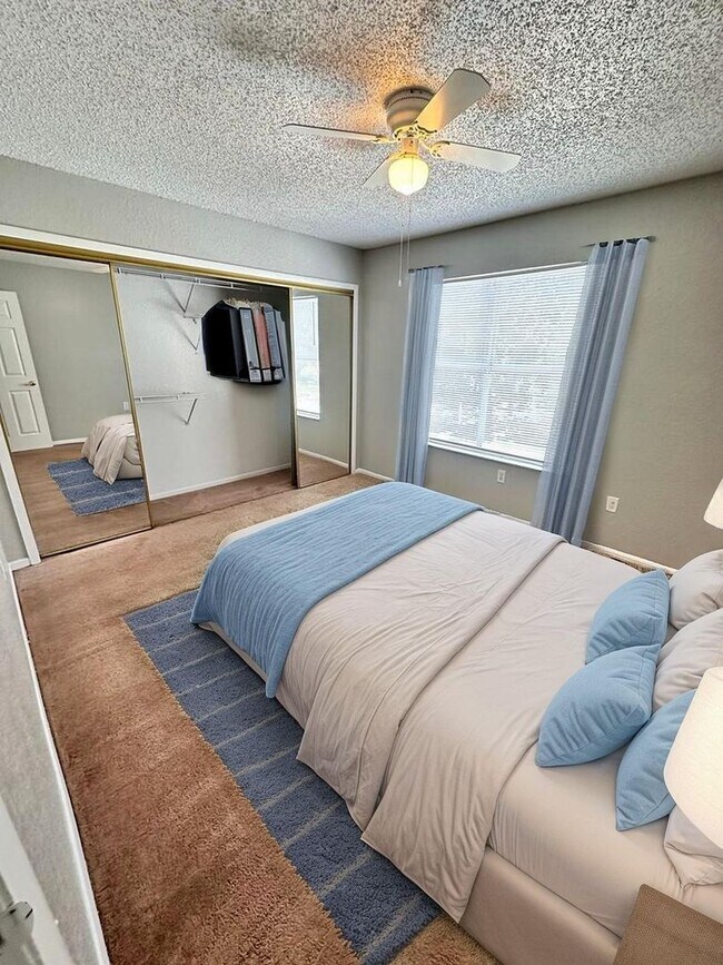 Building Photo - **For Sale** Images Circle Unit 207